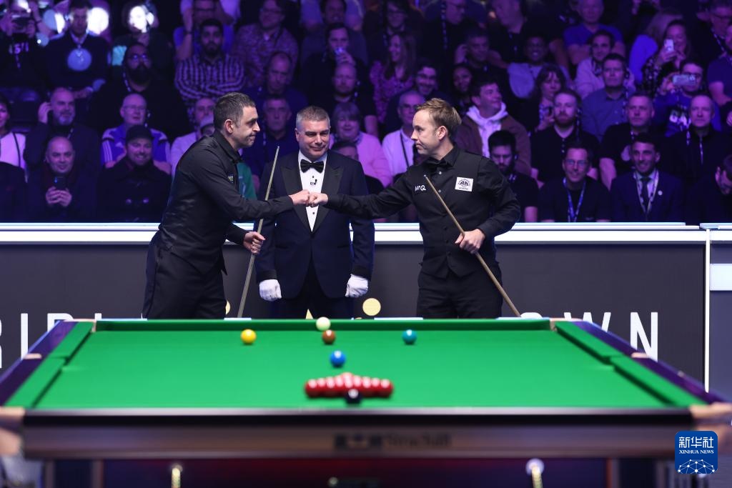 球员还是裁 球员还是裁