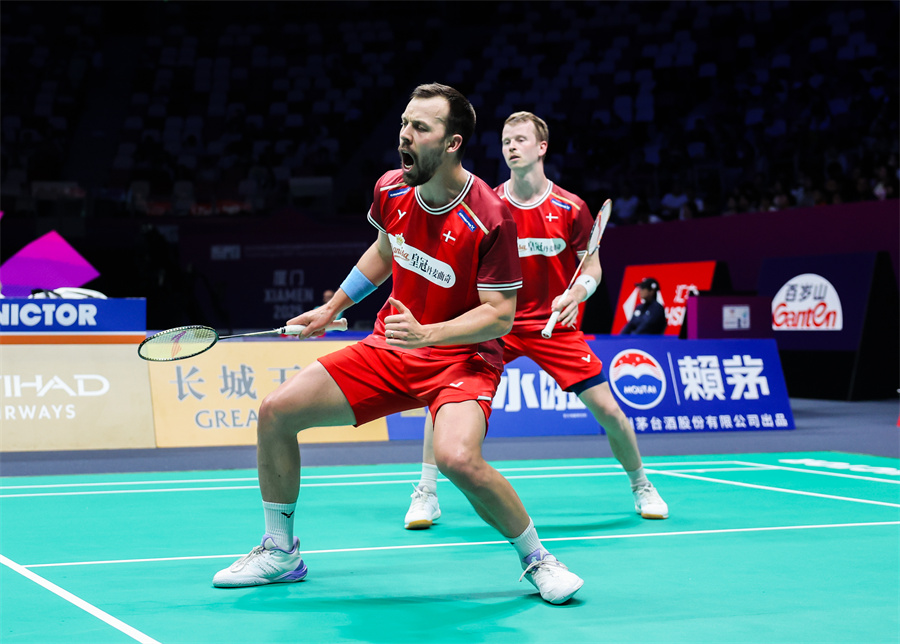 教练和背后 教练和背后